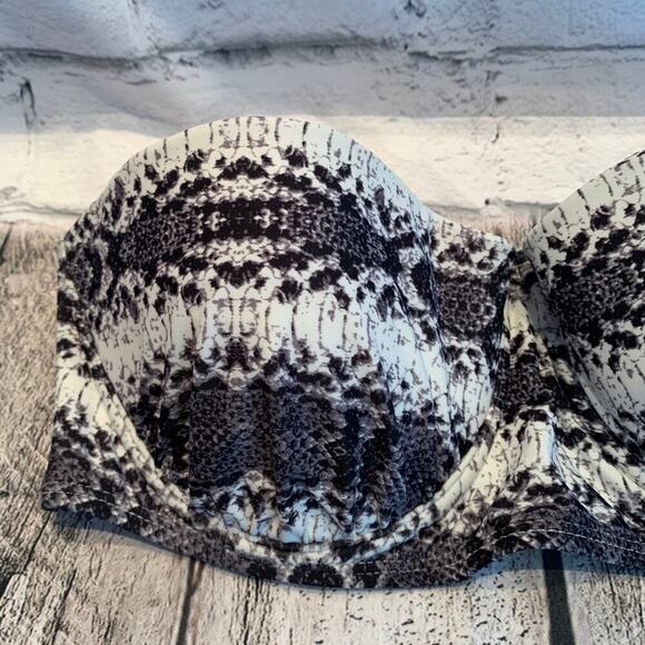 CANDIES Women’s NWT Bikini Top with Removable Straps / Size: Medium - Picture 2 of 5